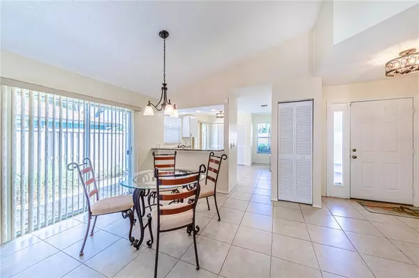 Venice, FL 34285,860 CHATHAM DR #860