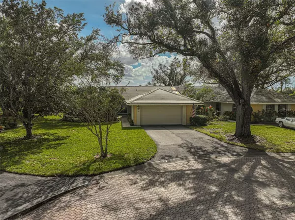 272 SOUTHAMPTON DR #308, Venice, FL 34293