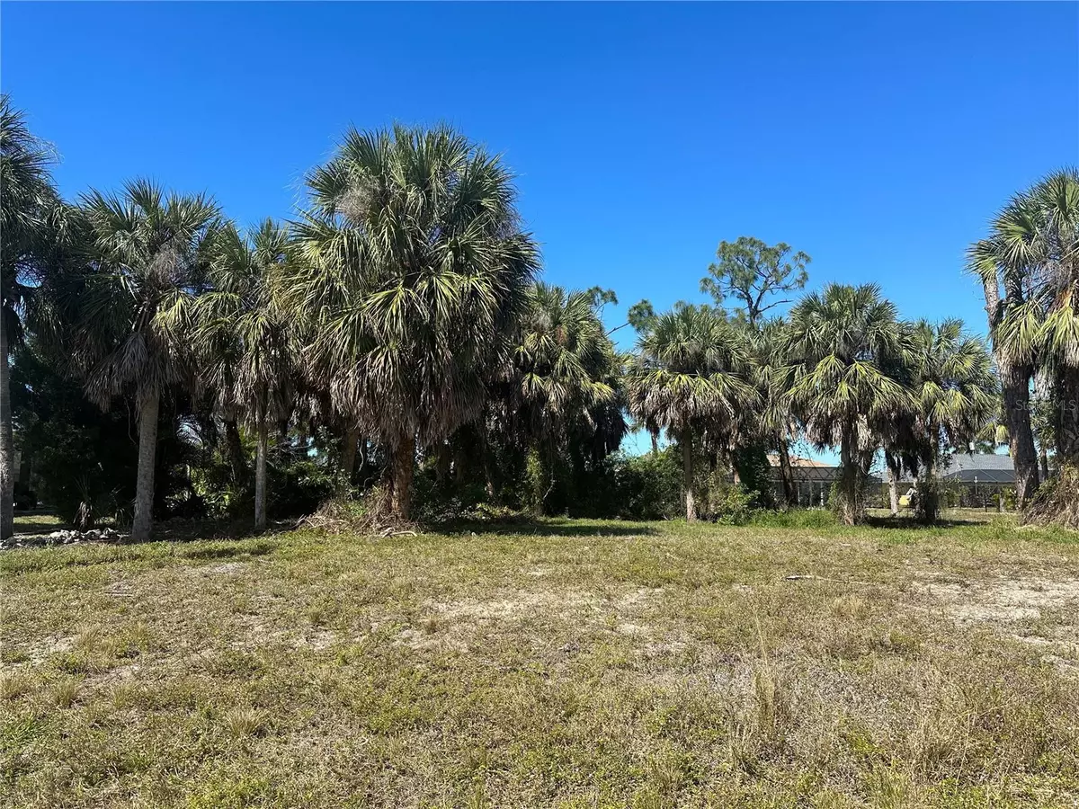 Rotonda West, FL 33947,47 LONG MEADOW LN