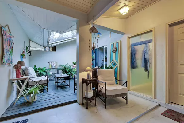 Venice, FL 34293,263 SOUTHAMPTON DR #301