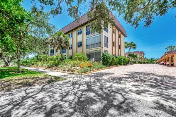 101 PARK BLVD S #111, Venice, FL 34285