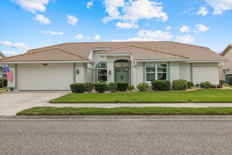 5053 SOUTHERN PINE CIR, Venice, FL 34293