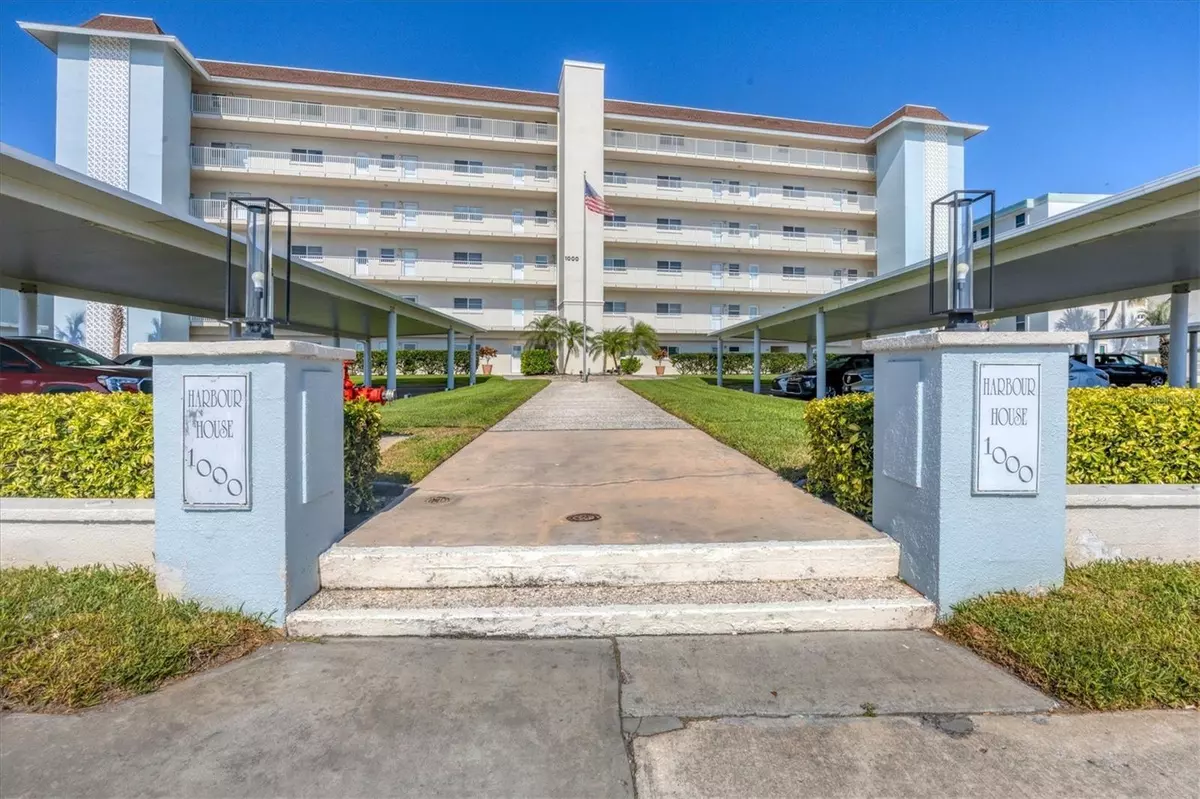 Venice, FL 34285,1000 TARPON CENTER DR #601