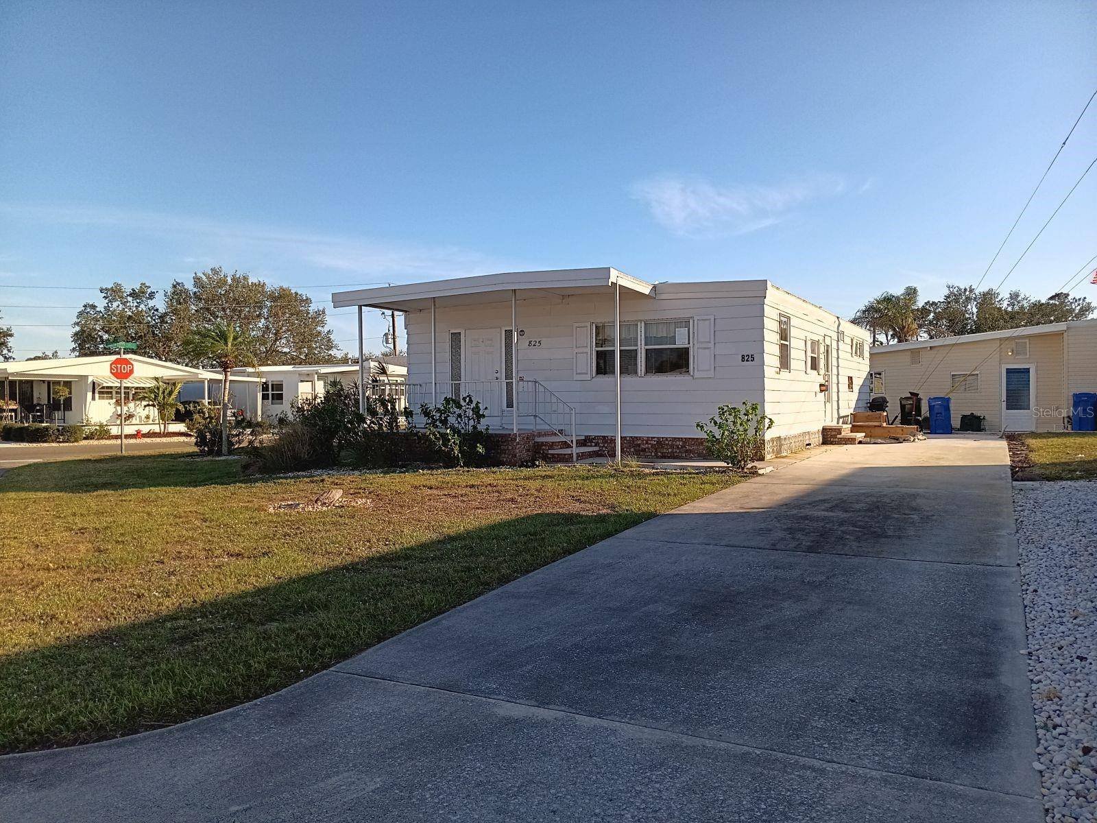 Venice, FL 34285,825 CAREFREE