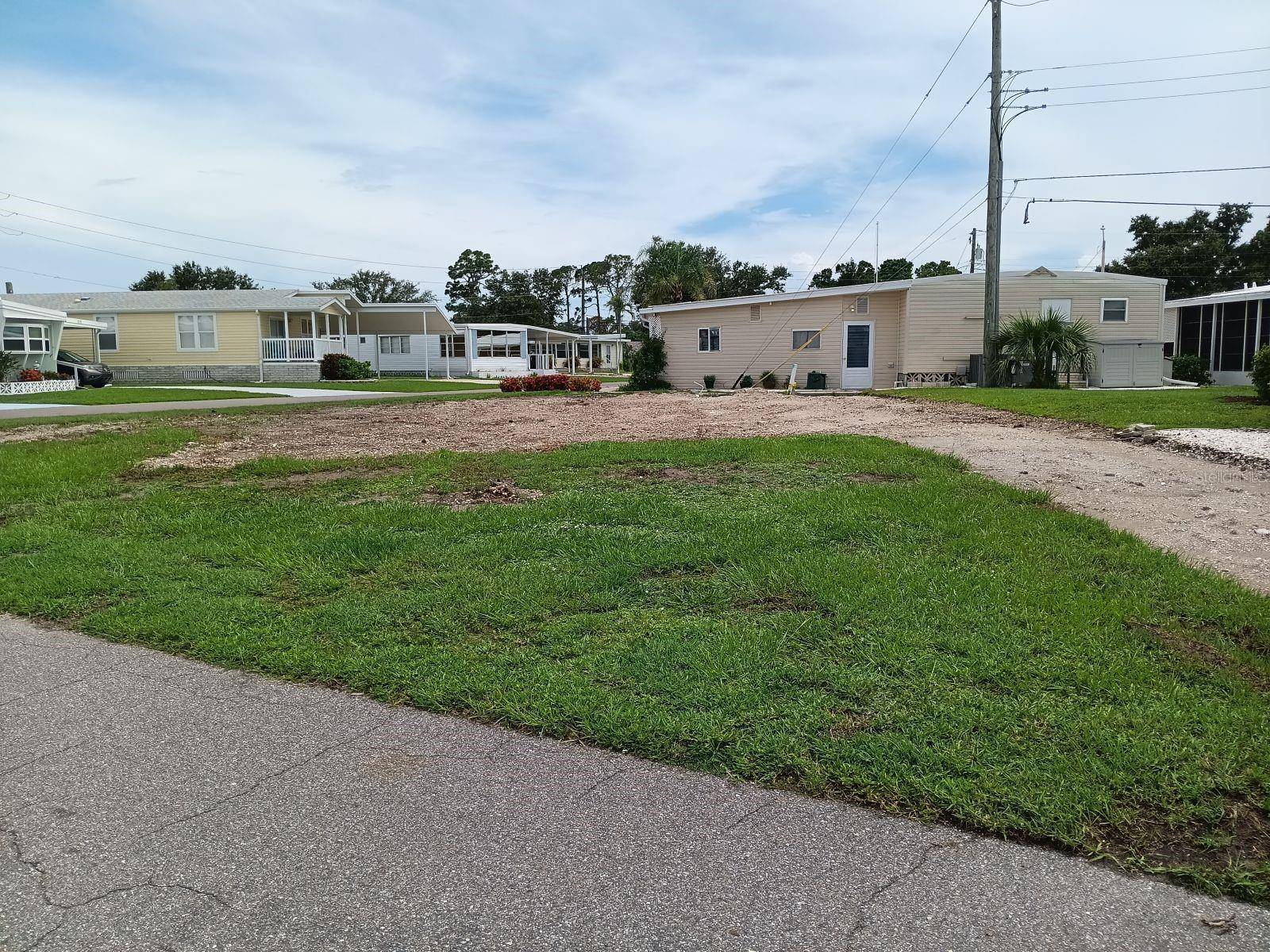 Venice, FL 34285,825 CAREFREE