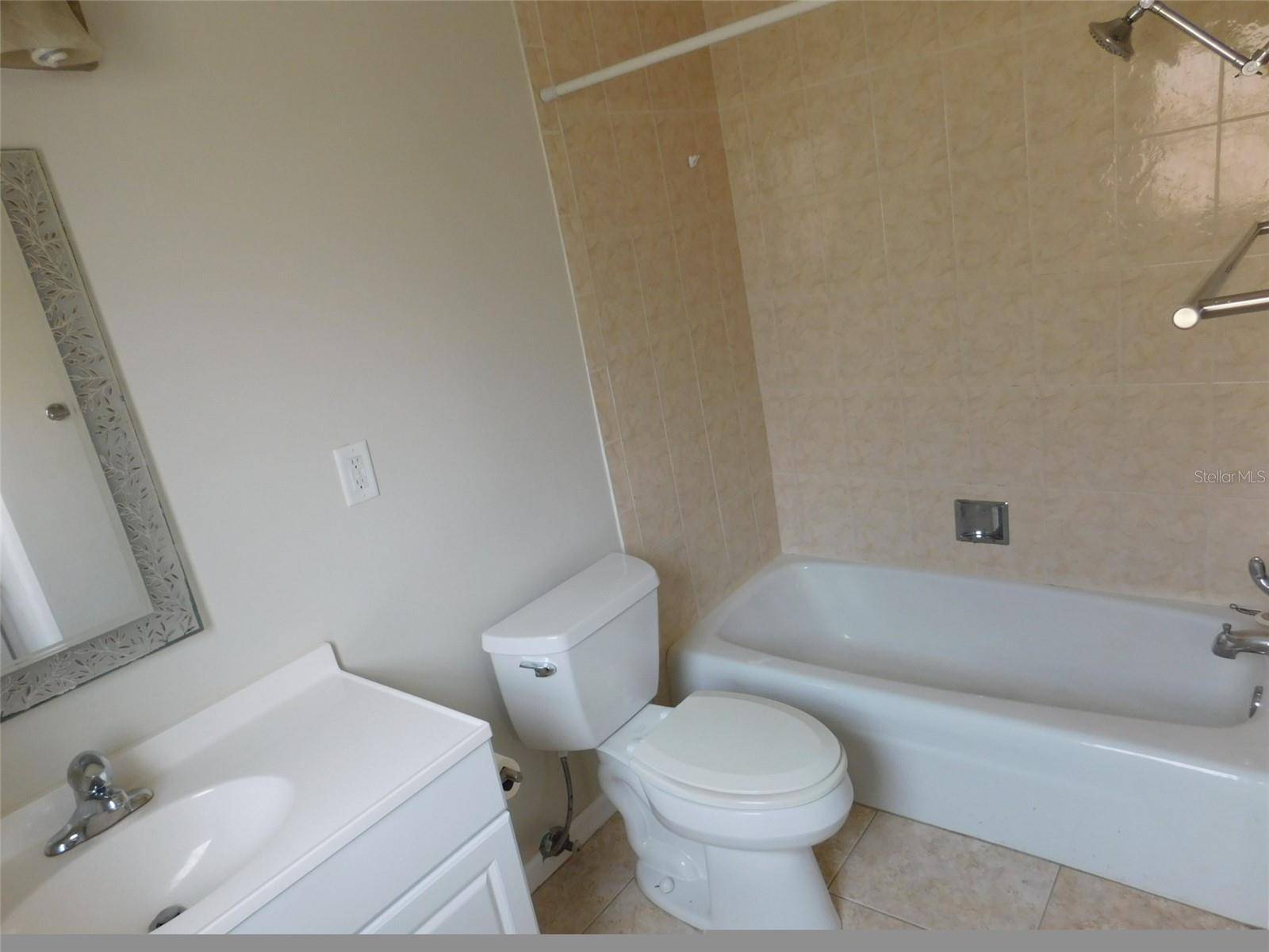 Venice, FL 34285,220 PARK BLVD N #202