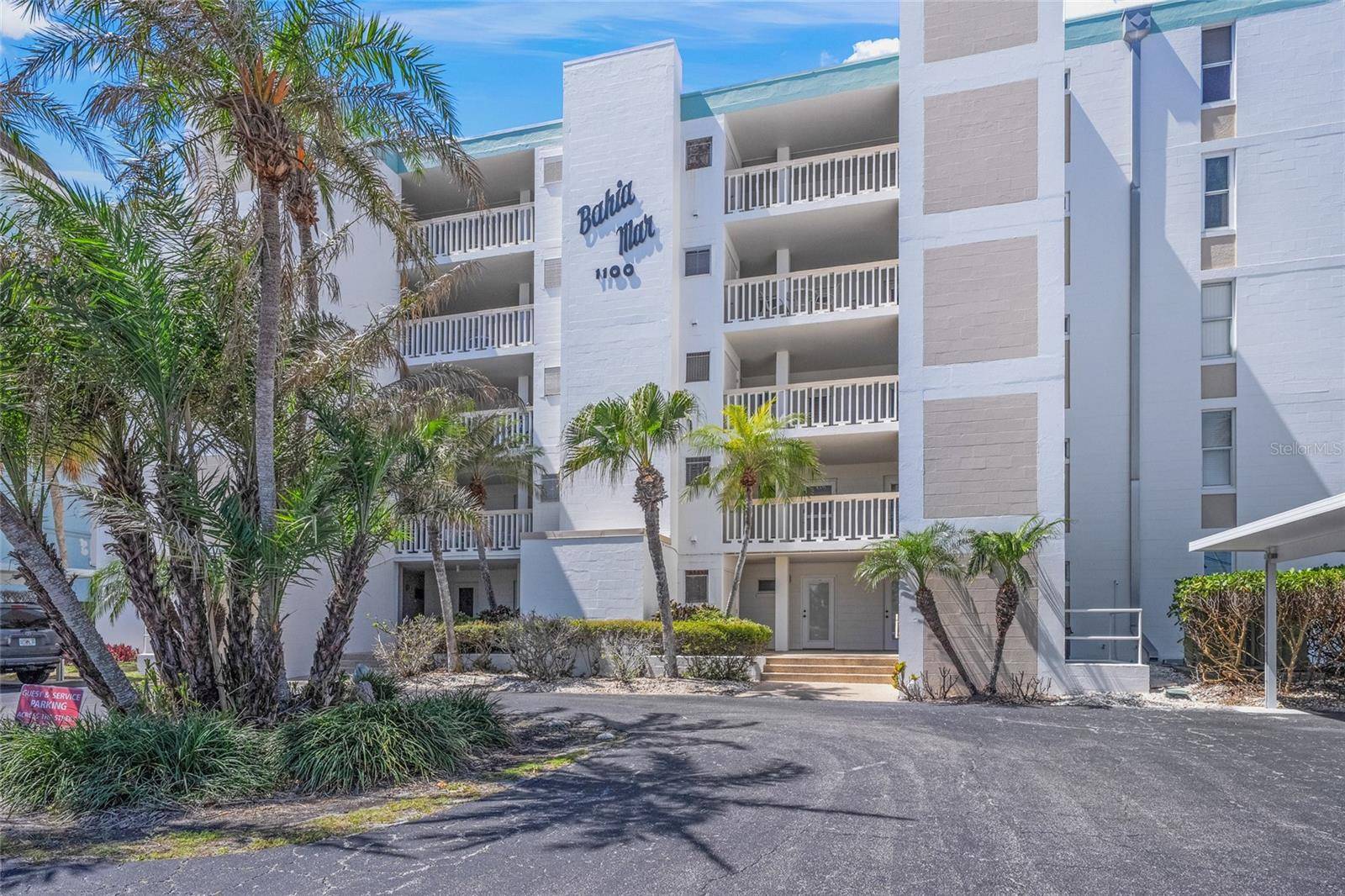 Venice, FL 34285,1100 TARPON CENTER DR #104