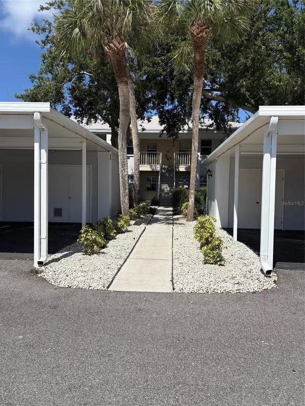 429 CERROMAR LN #352, Venice, FL 34293