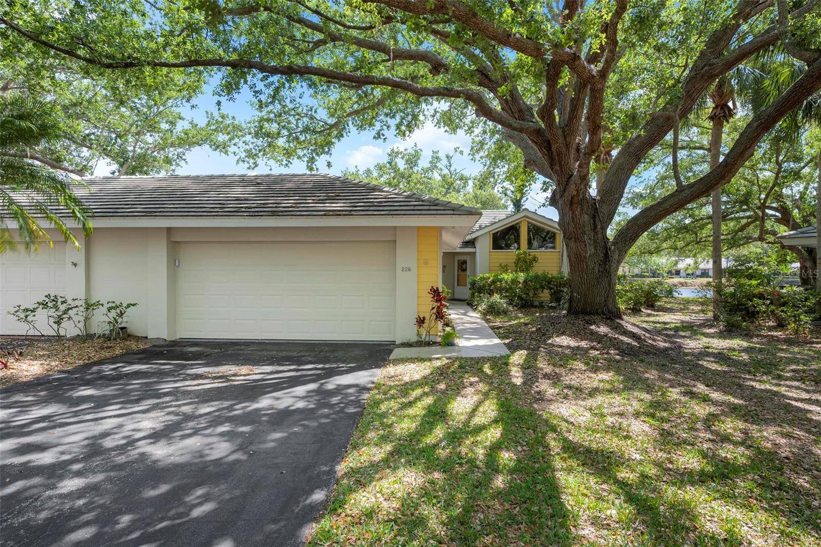 Venice, FL 34293,226 SOUTHAMPTON LN #257