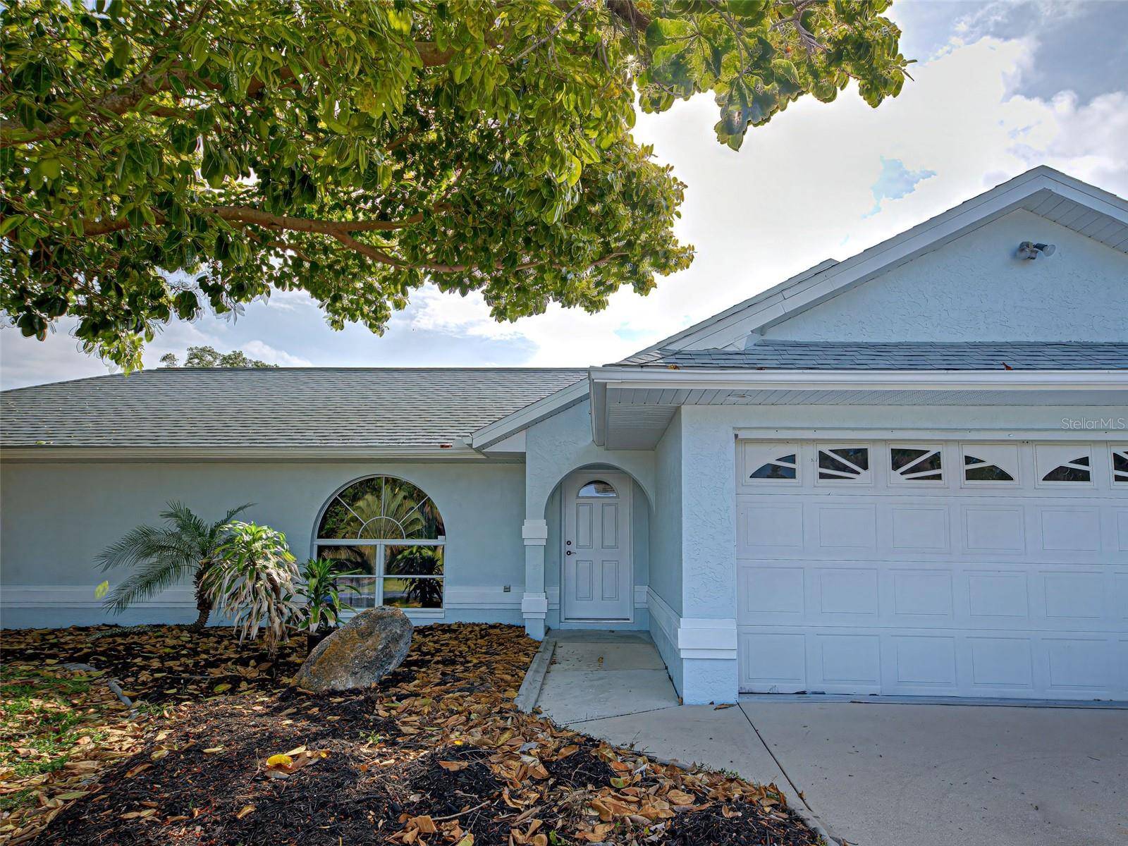 Port Charlotte, FL 33952,3192 PINETREE ST
