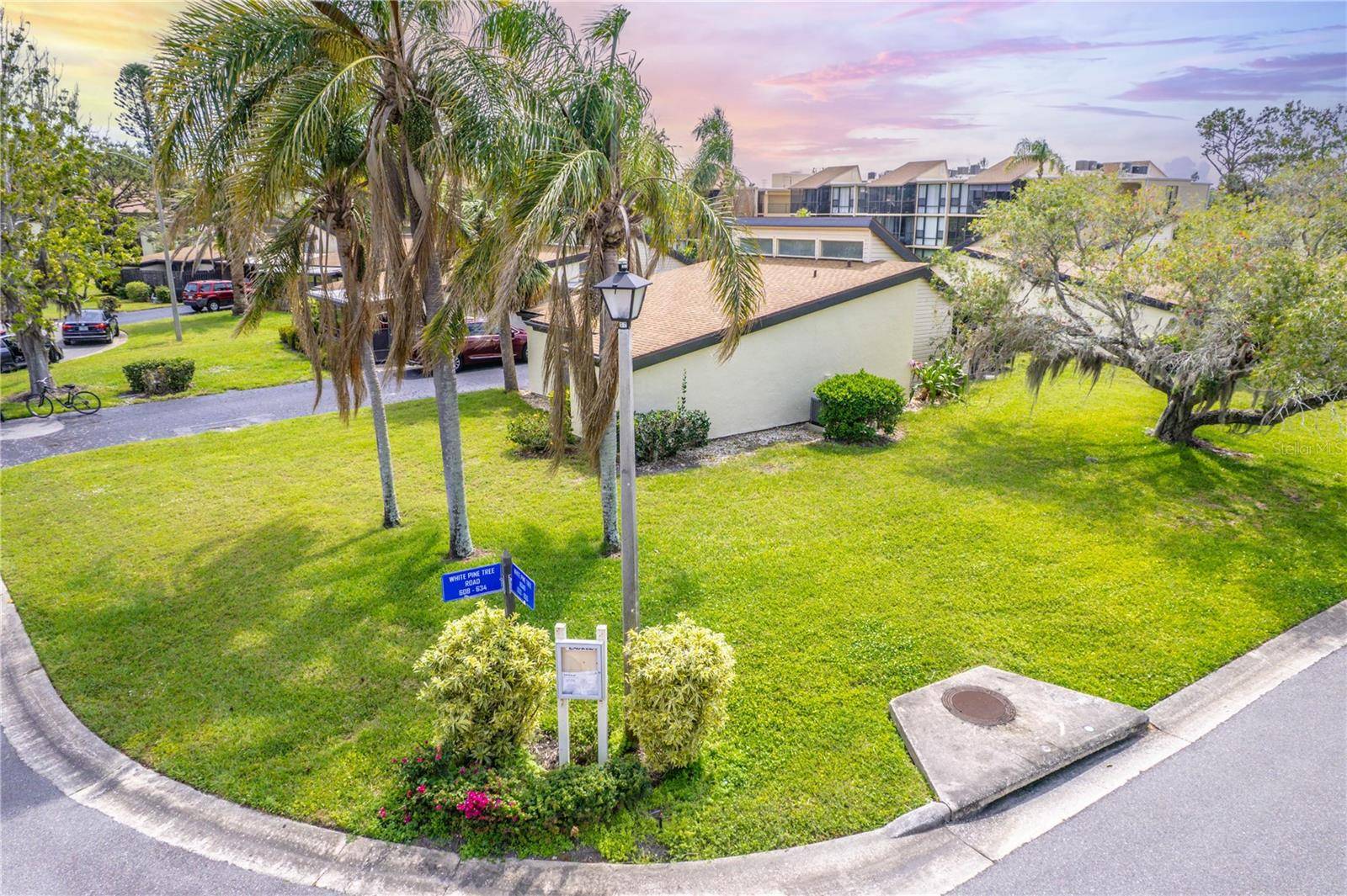 Venice, FL 34285,633 WHITE PINE TREE RD #27