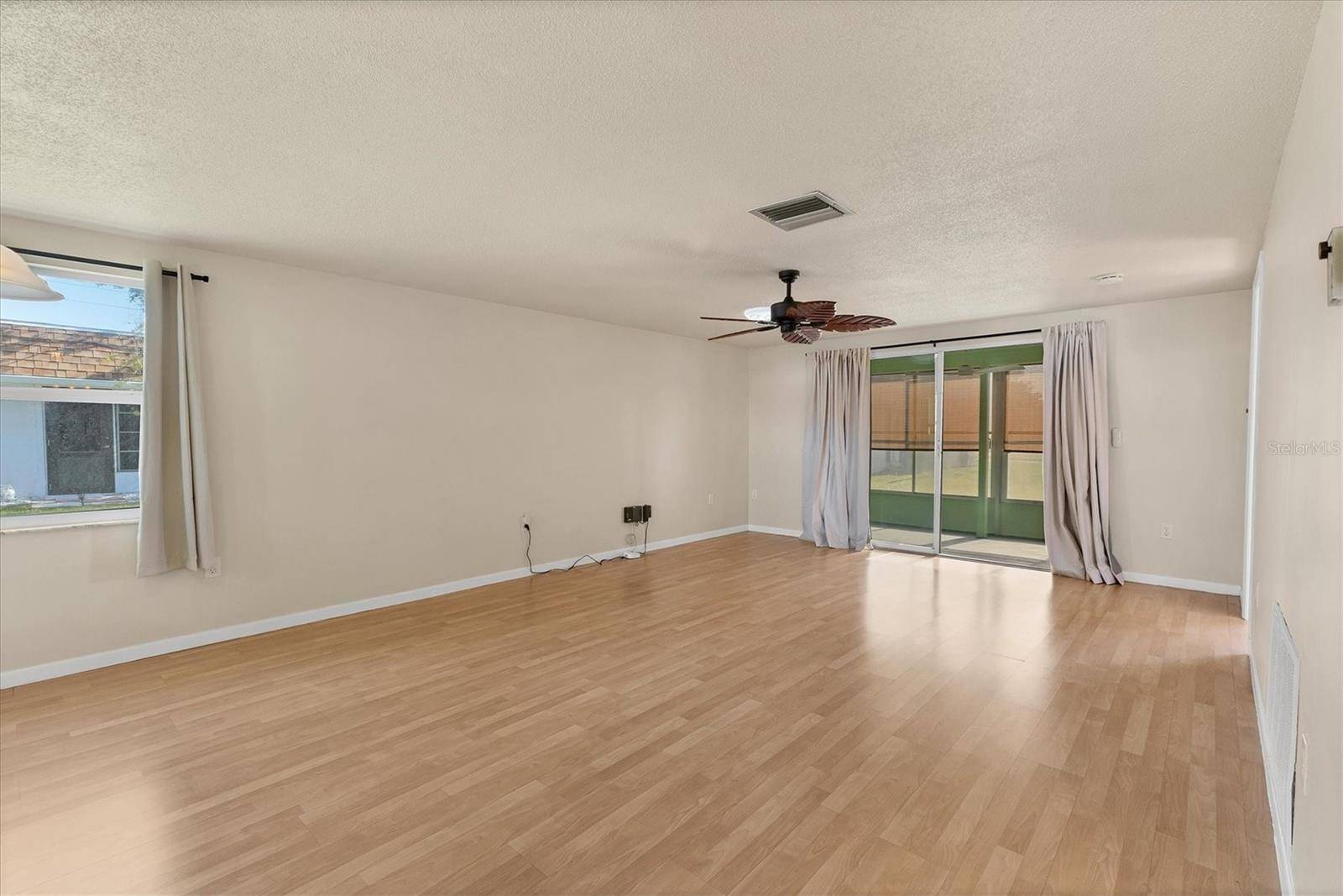 Venice, FL 34293,680 CIRCLEWOOD DR #W3