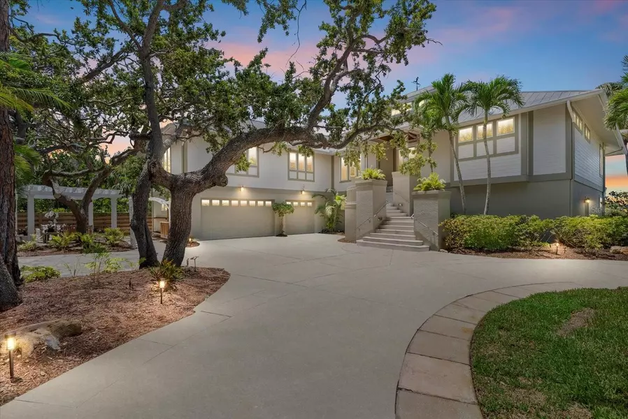 755 EAGLE POINT DR, Venice, FL 34285