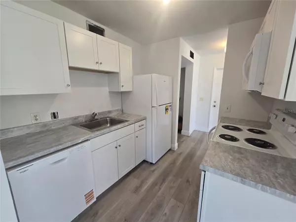 Venice, FL 34285,624 WHITE PINE TREE RD #5