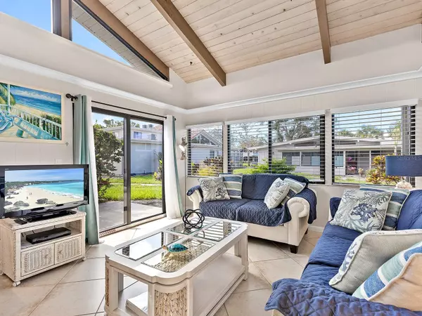 Venice, FL 34285,500 PARK BLVD S #33