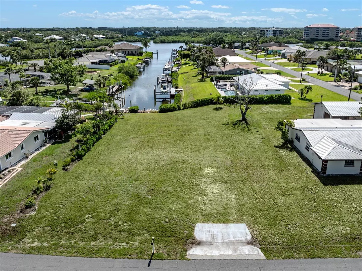 Osprey, FL 34229,458 N SHORE DR