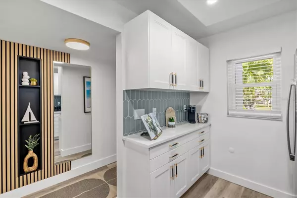 Venice, FL 34293,437 CERROMAR LN #424