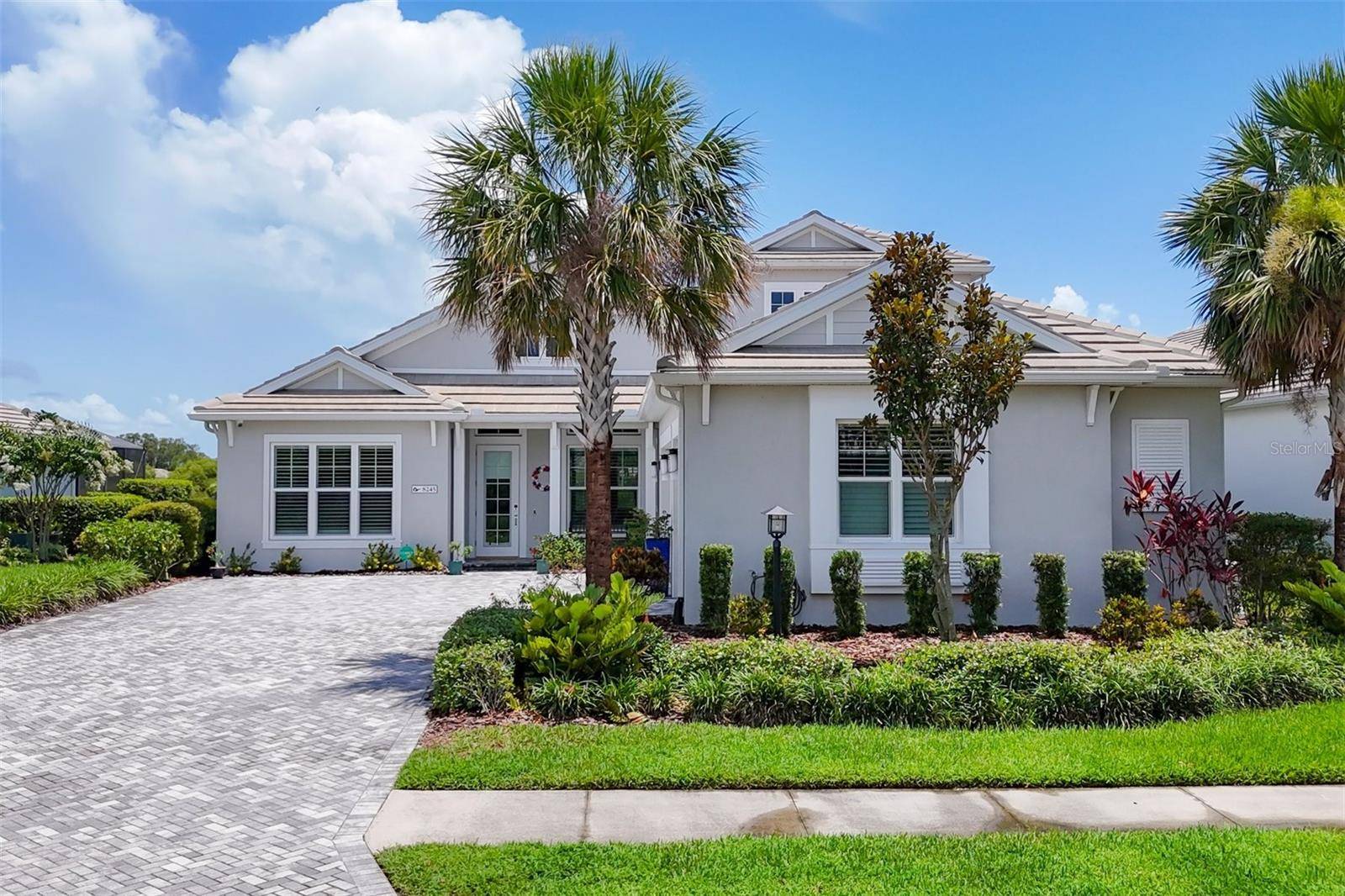 Sarasota, FL 34240,8245 GRANDE SHORES DR
