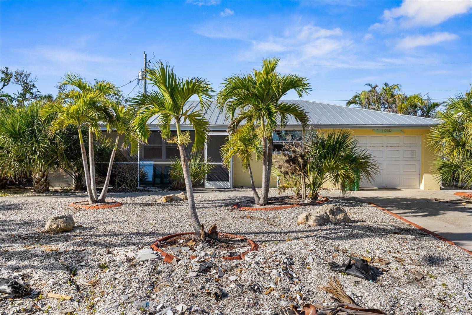 1350 HOLIDAY DR, Englewood, FL 34223