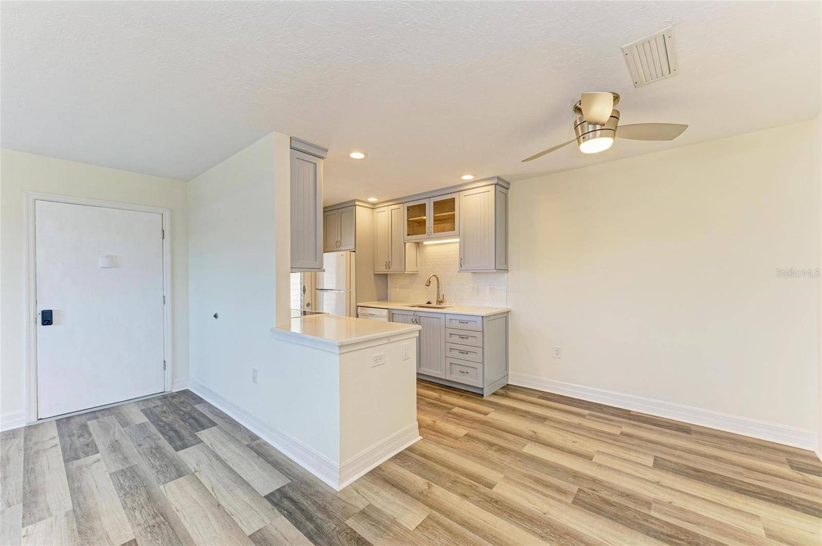 Venice, FL 34285,616 GUILD DR #8