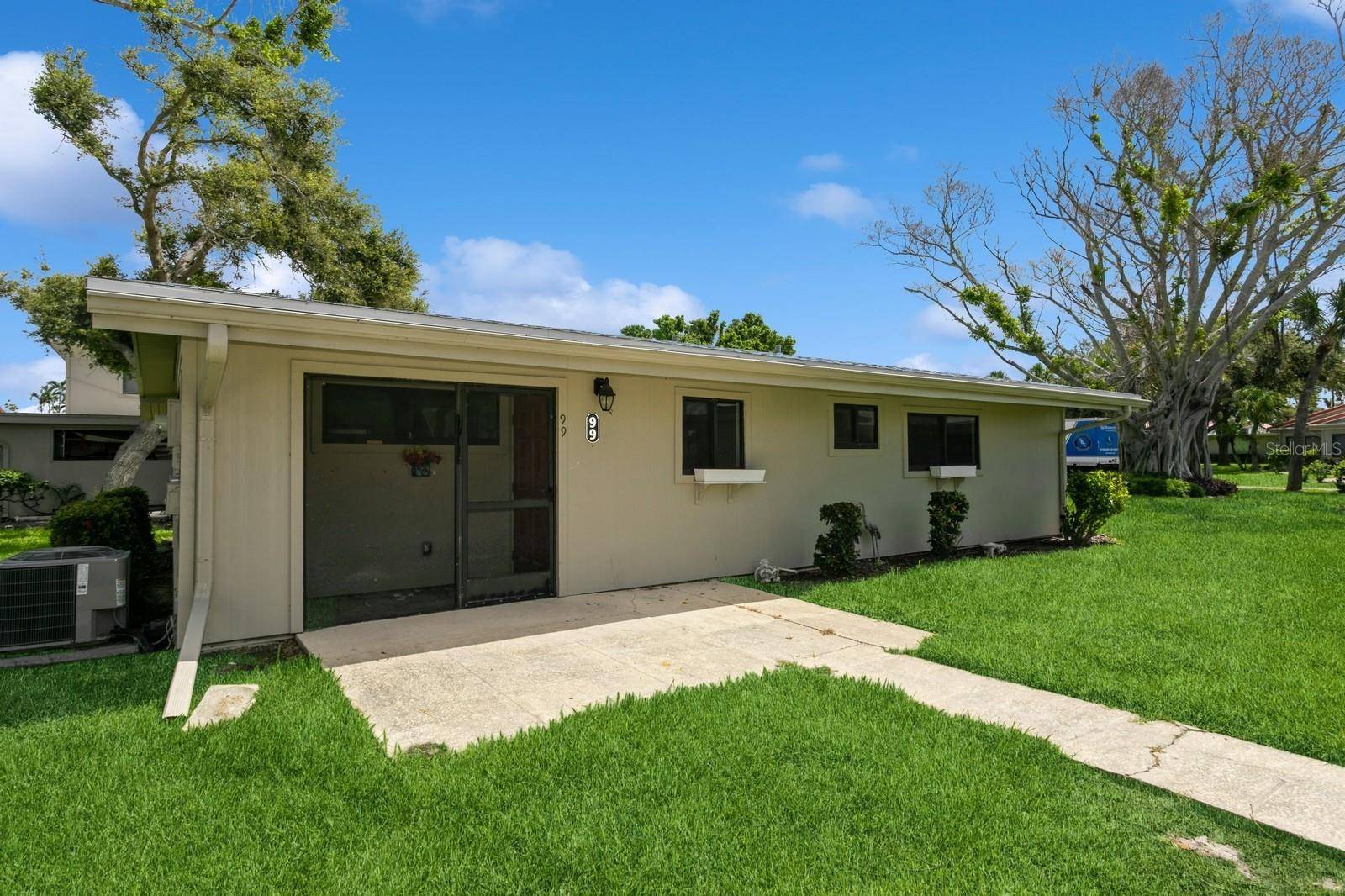 Venice, FL 34285,500 PARK BLVD S #99