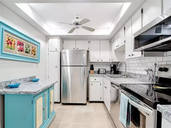 Venice, FL 34285,618 BIRD BAY DR S #202