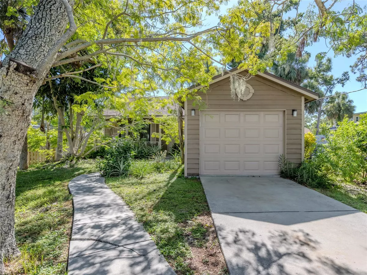 Sarasota, FL 34231,8711 VAMO RD