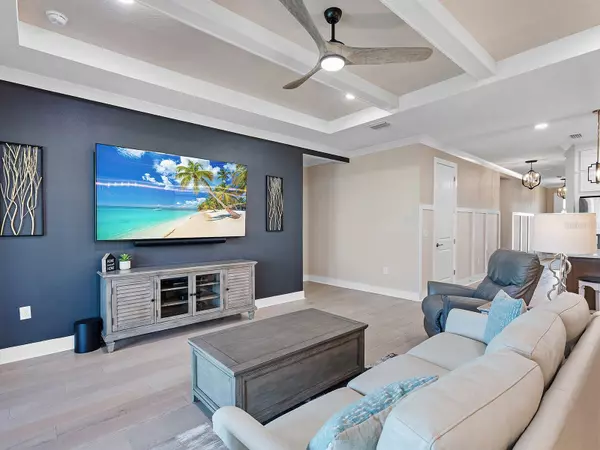 Venice, FL 34293,18857 DAYBREAK DR