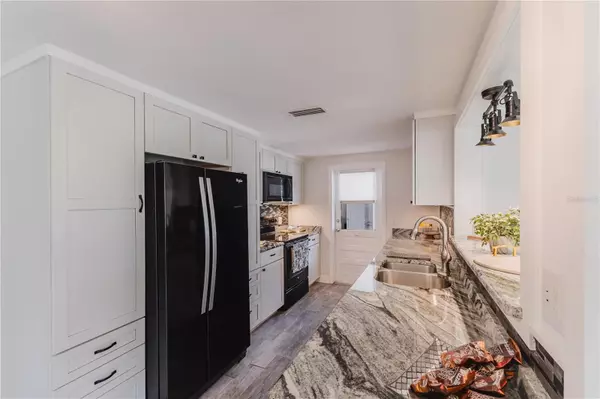 Venice, FL 34293,541 CIRCLEWOOD DR #R9