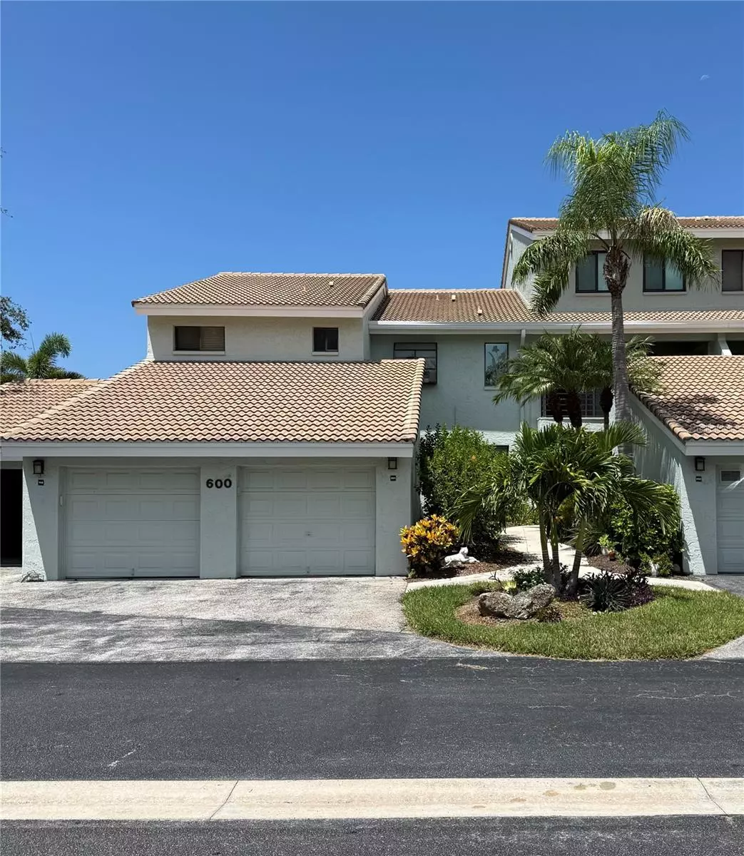 Nokomis, FL 34275,600 CARRIAGE HOUSE LN #201