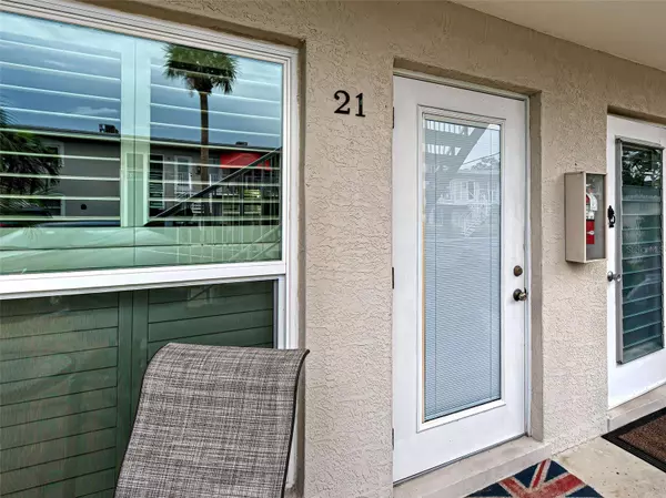 Venice, FL 34285,521 W VENICE AVE #21