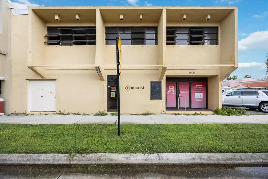 214 MIAMI AVE E, Venice, FL 34285