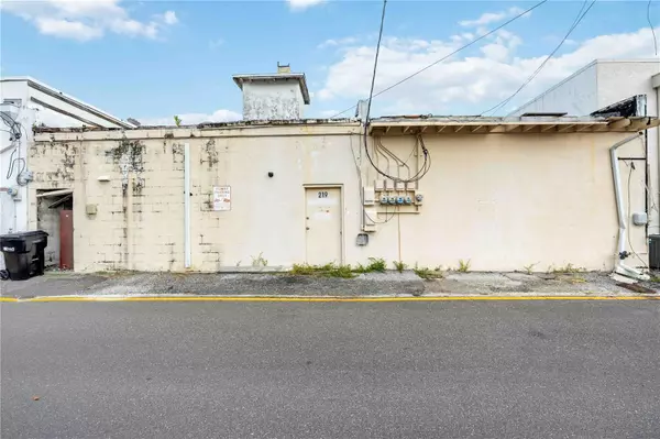 Venice, FL 34285,219 W VENICE AVE