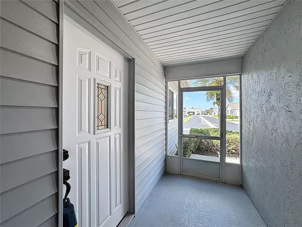 Venice, FL 34292,677 IRONWOOD CIR #104