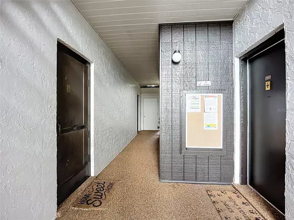 Sarasota, FL 34232,3279 BENEVA RD #102