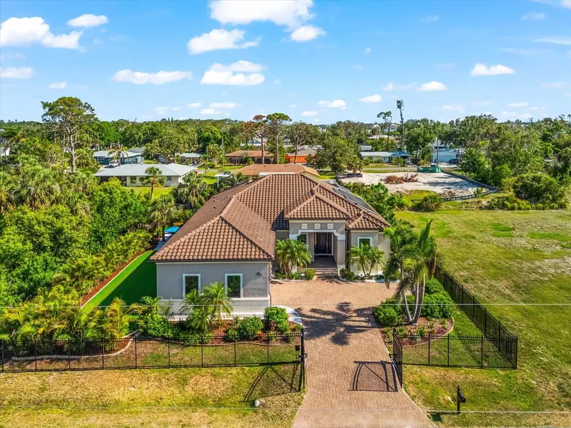 329 MYRTLE AVE, Nokomis, FL 34275