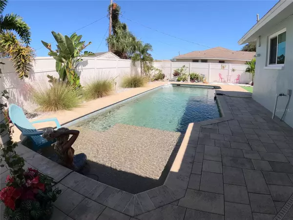 Venice, FL 34293,1046 ROYAL RD