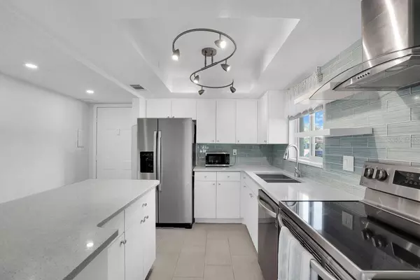 Venice, FL 34285,Address not disclosed