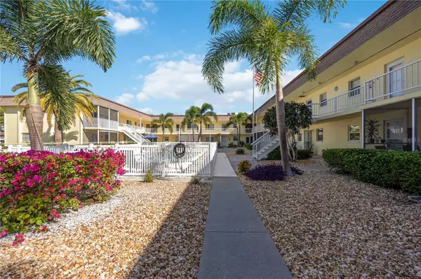 Venice, FL 34285,409 MANATEE CT #206