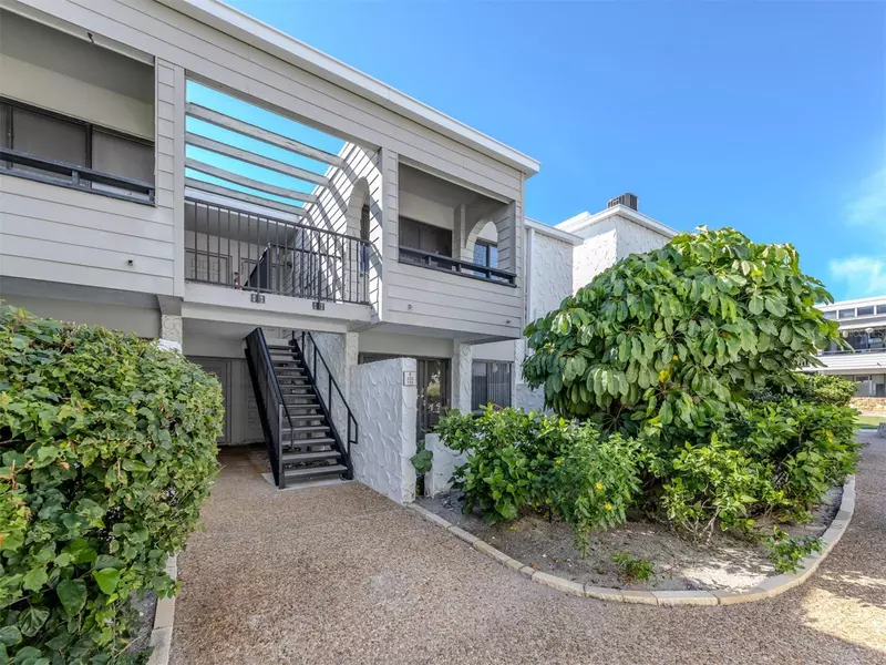 1555 TARPON CENTER DR #132, Venice, FL 34285