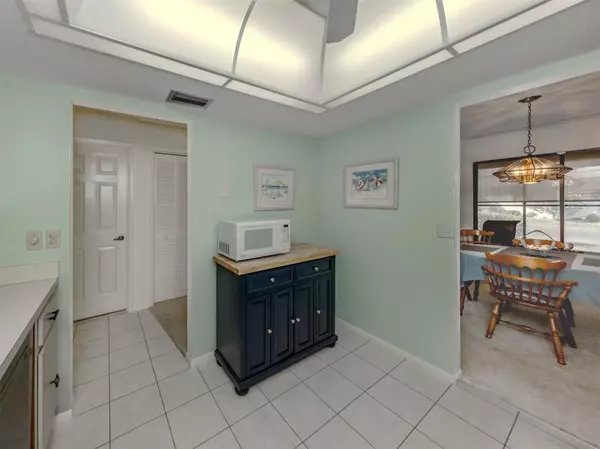 Venice, FL 34293,1718 LAKESIDE DR #1714-D