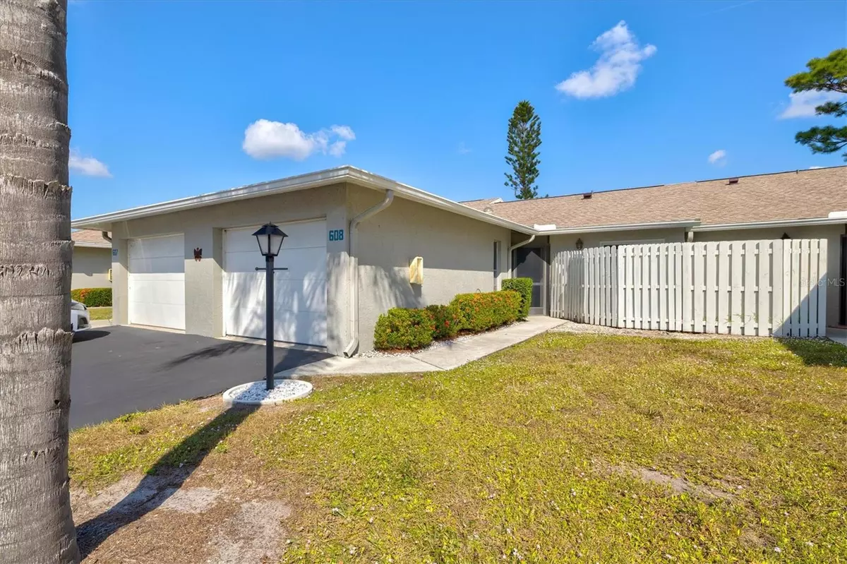 Venice, FL 34285,608 PINEBROOK CRES