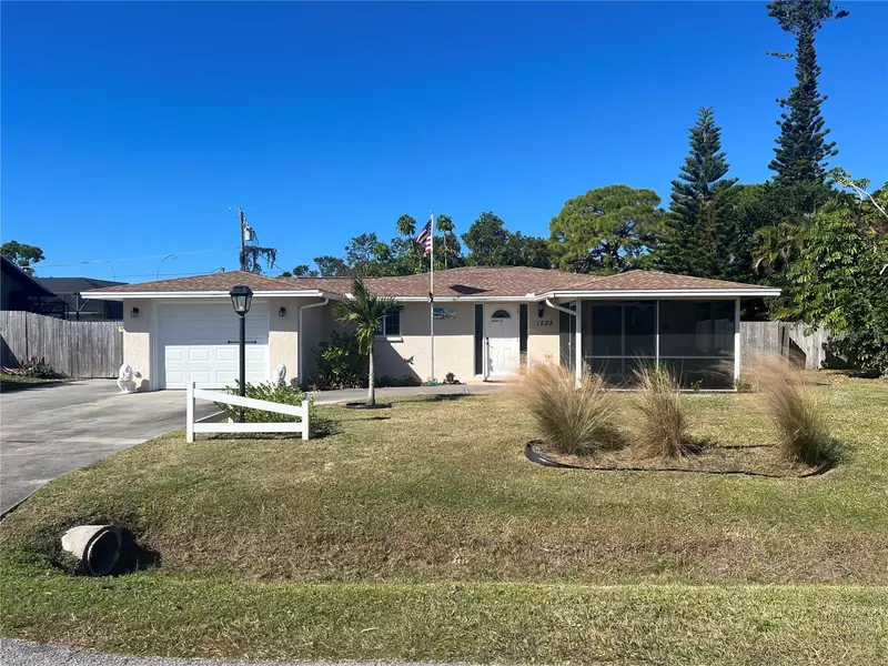 1228 NANTUCKET RD, Venice, FL 34293