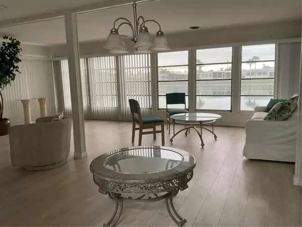 Venice, FL 34285,518 VIA VENETO