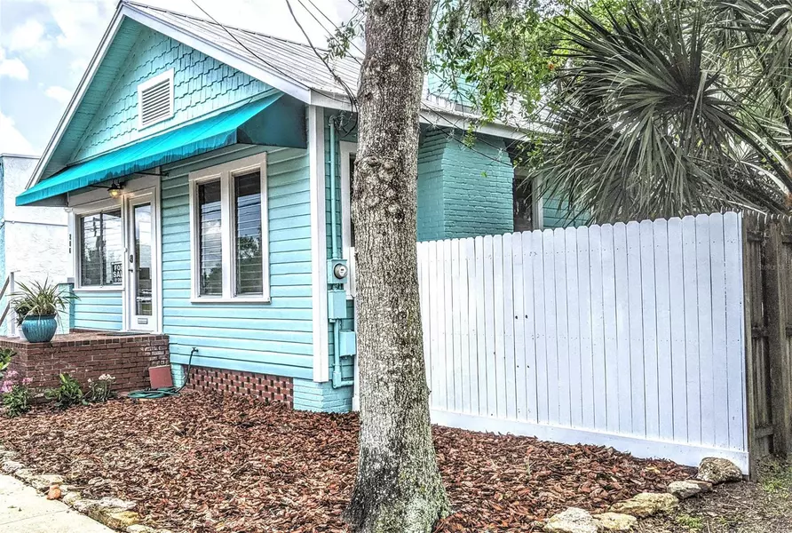 206 Rush ST, New Smyrna Beach, FL 32168