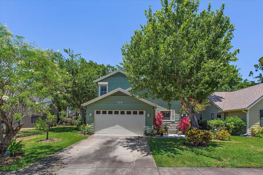 724 Pine Shores CIR, New Smyrna Beach, FL 32168