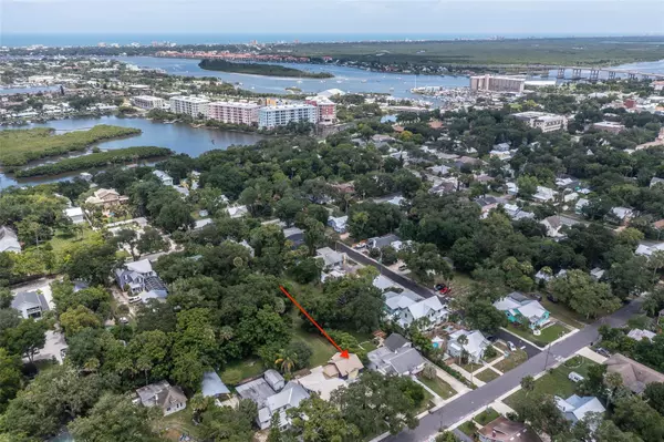 New Smyrna Beach, FL 32168,523 Ball ST