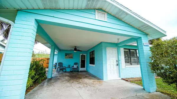 New Smyrna Beach, FL 32169,920 Locust ST