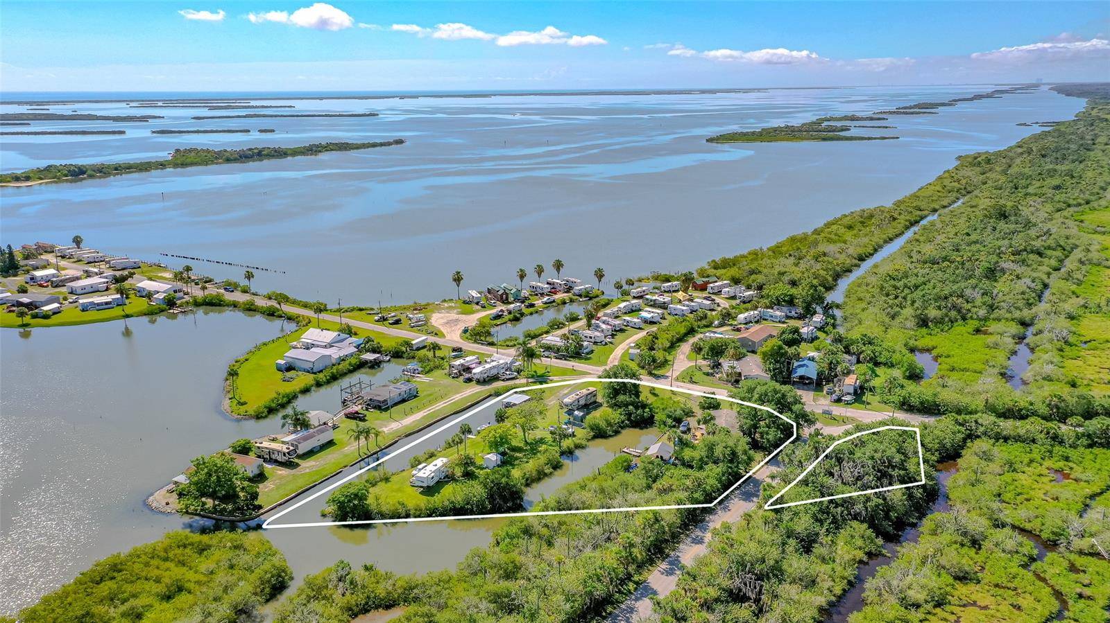 416 E Halifax AVE, Oak Hill, FL 32759