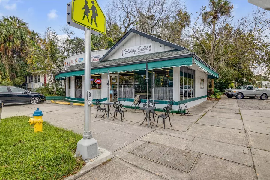 736 Canal ST, New Smyrna Beach, FL 32168